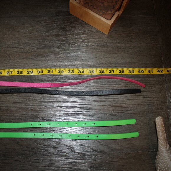 womens dress belts w/ bow buckle  lot of 4 - Picture 3 of 4